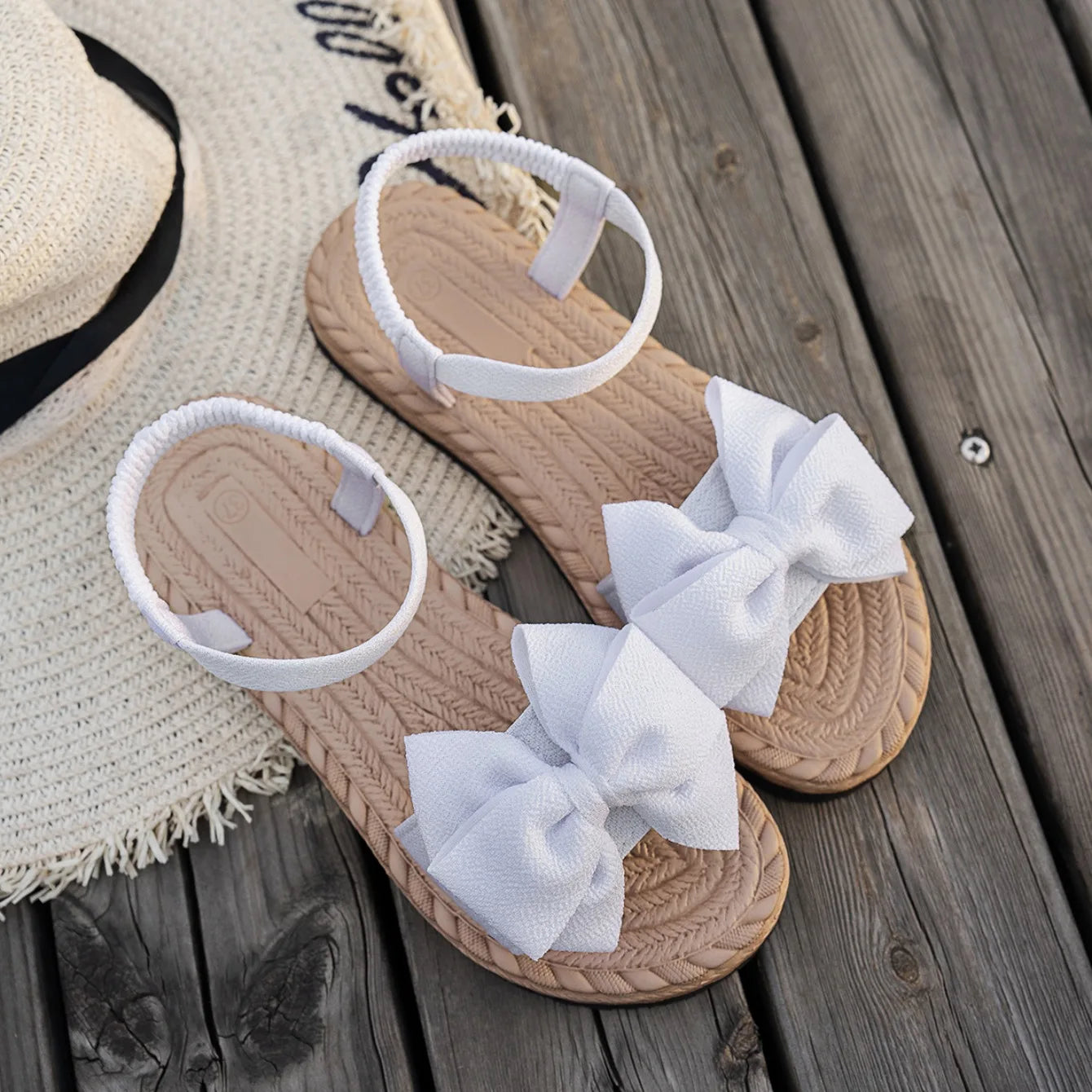 New Summer Flat Sandals Fashion Beach Slippers Outdoor Bow Tie Flat Shoes Home Women Anti-slip Trend Sandals Lightweight Sandals