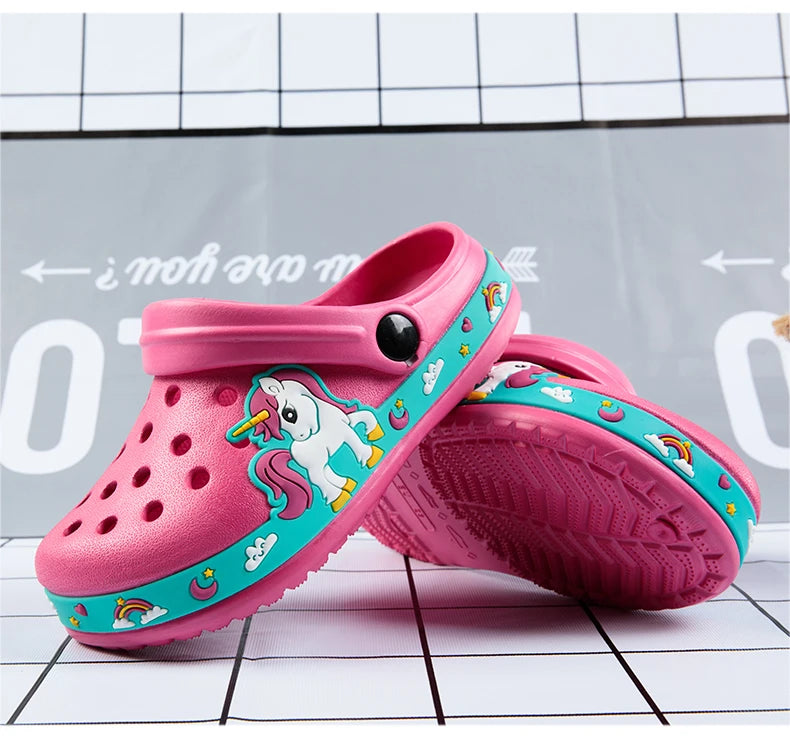 New Fashion Cartoon Sandals for Kids Summer Slippers Boys Girls Casual Garden Shoes Hollow-out Beach Shoes Clogs for Children