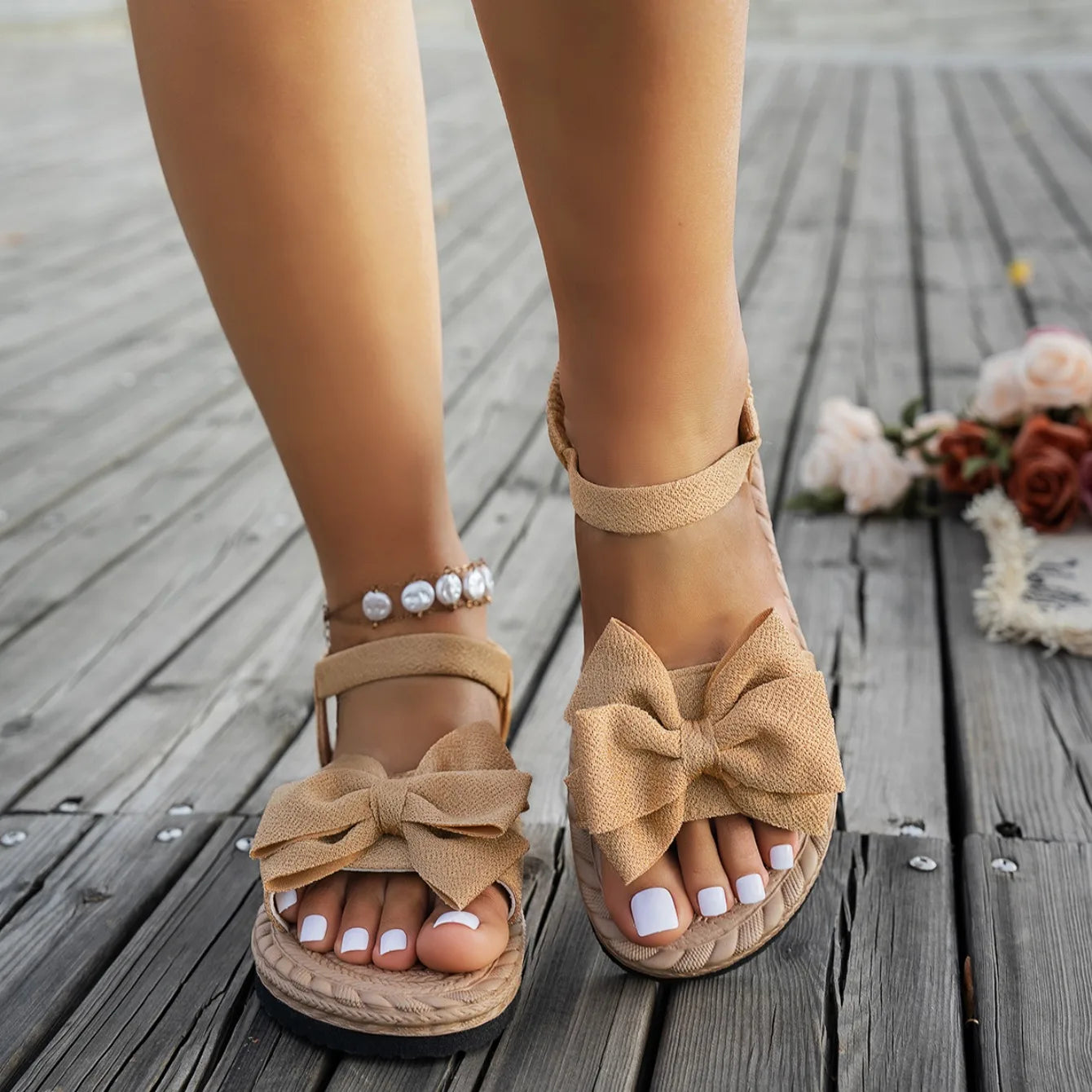 New Summer Flat Sandals Fashion Beach Slippers Outdoor Bow Tie Flat Shoes Home Women Anti-slip Trend Sandals Lightweight Sandals