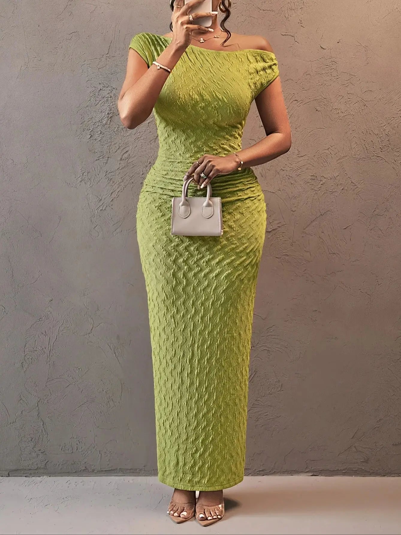 Women's sexy asymmetrical off-shoulder sleeveless fitted bodycon long dress, for vacation, dating, and fashionable commuting