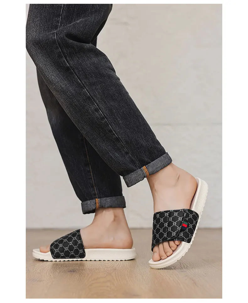 Men's Printed Skateboard Sandals Casual Non-Slip Thick-Soled Slippers Fashionable Summer Beach Indoor and Outdoor Home Shoes
