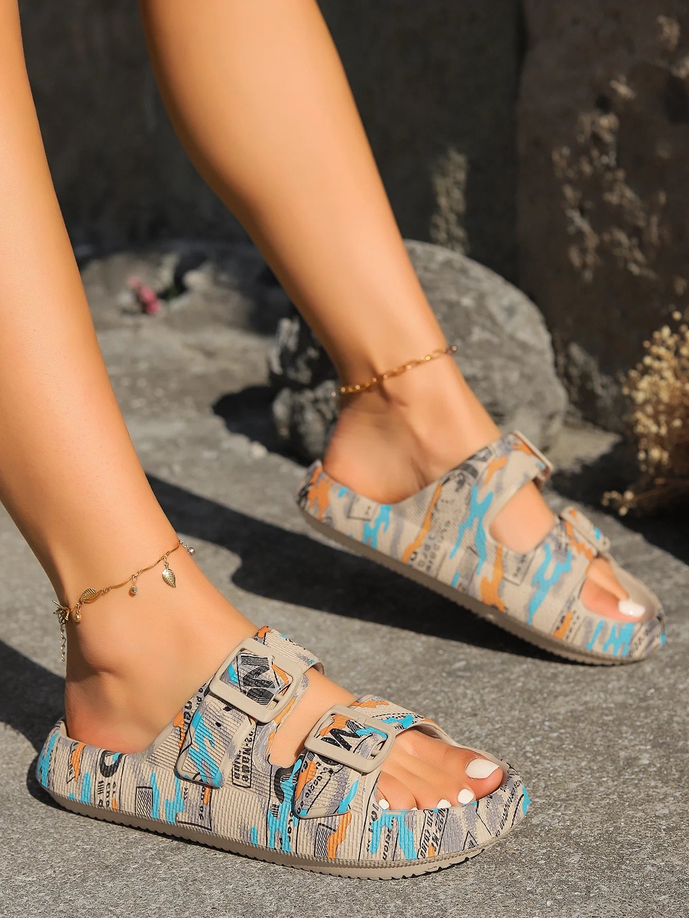 Niche Letter Blue-Brown Print Buckle Women's Shoes Daily Vacation Beach Party Outdoor Walk Versatile Comfortable Flat Sandals